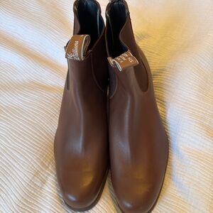 R.M. Williams Comfort Craftsman boot in dark tan yearling leather.